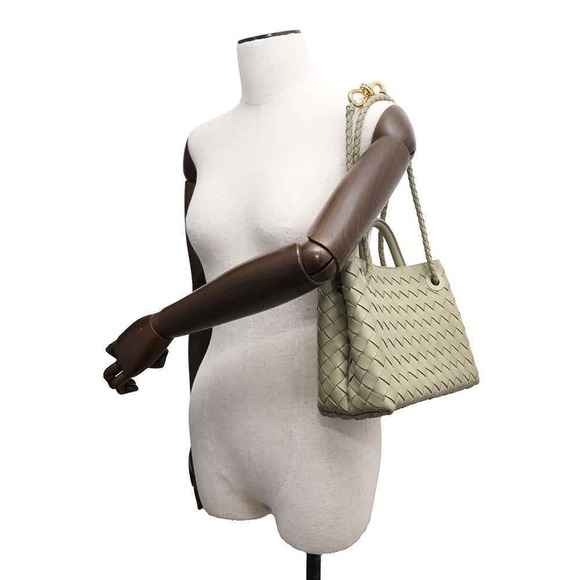 Bottega Veneta Handbag Andiamo Lambskin Bag - Picture 5 of 15